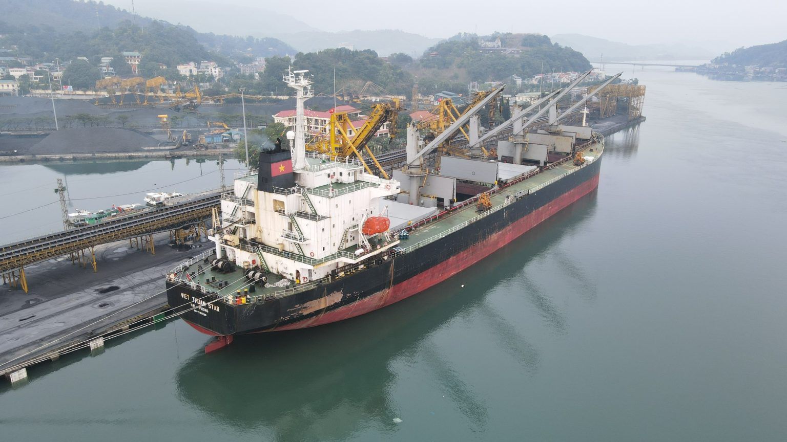 Khai thác ven biển quy mô lớn